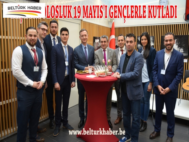 BAŞKONSOLOSLUK 19 MAYIS'I GENÇLERLE KUTLADI