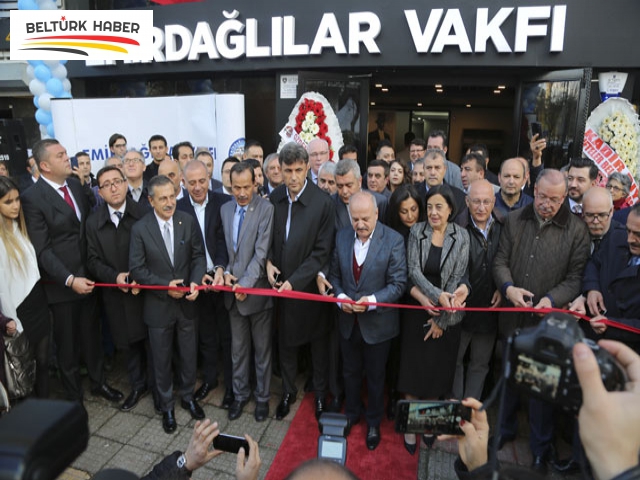 EMİRDAĞLILAR VAKFI YENİ HİZMET BİNASININ AÇILIŞI YAPILDI