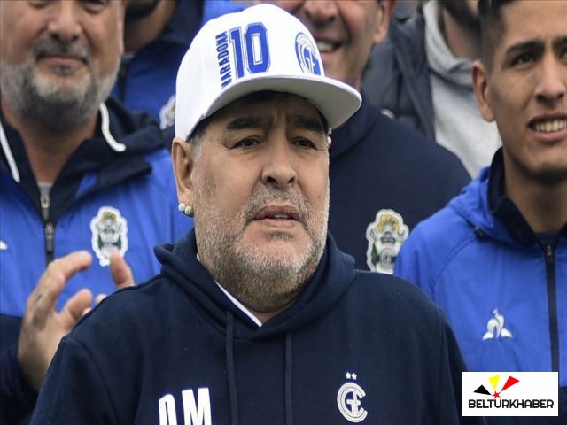 Arjantinli efsane futbolcu Maradona hayatını kaybetti