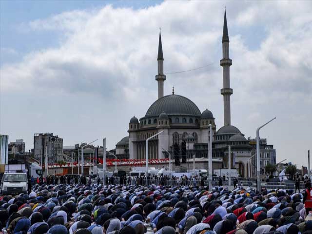 Taksim Camisi açıldı