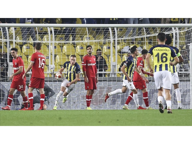 Fenerbahçe UEFA Avrupa Ligi gruplarında ilk galibiyetini arıyor