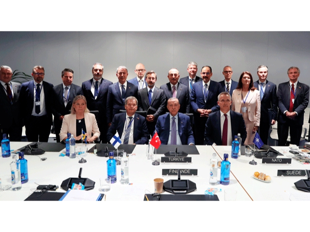 Madrid'de Türkiye, Finlandiya ve İsveç arasında 'Üçlü Muhtıra' imzalandı