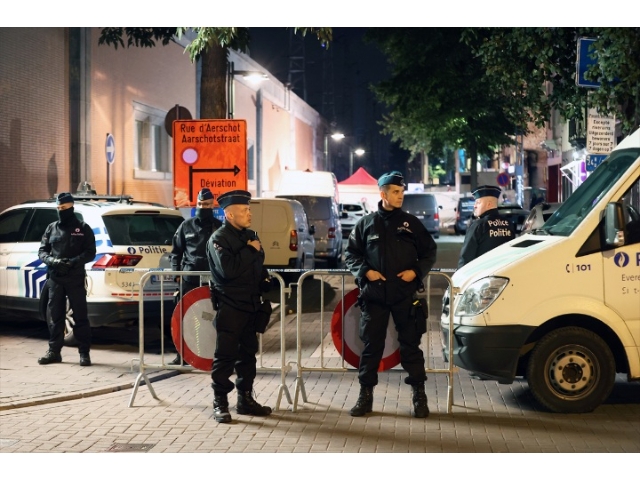 Belçika'da bıçaklanan bir polis hayatını kaybetti