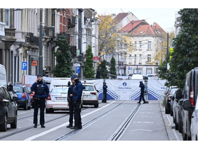 Brüksel'deki saldırının vurularak yakalanan şüphelisi öldü