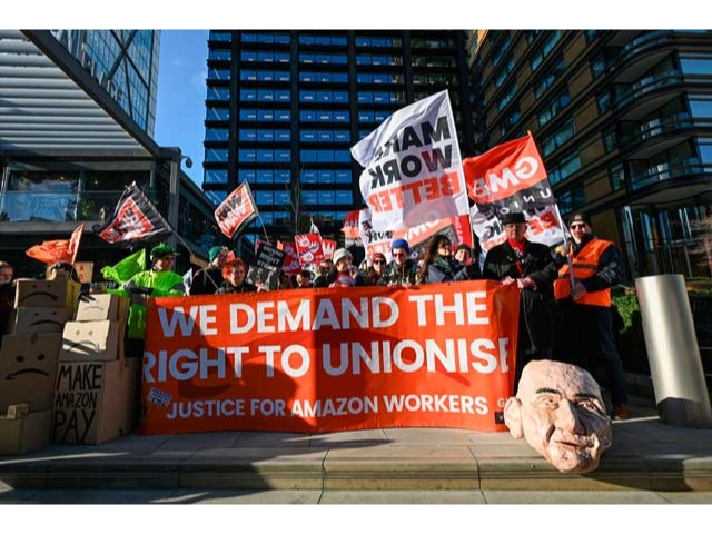 Amazon’un Avrupa çalışanları "Efsane Cuma”da greve gitti