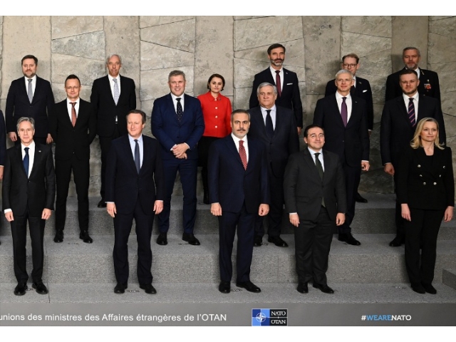 NATO ülkelerinin dışişleri bakanları Brüksel'de bir araya geldi