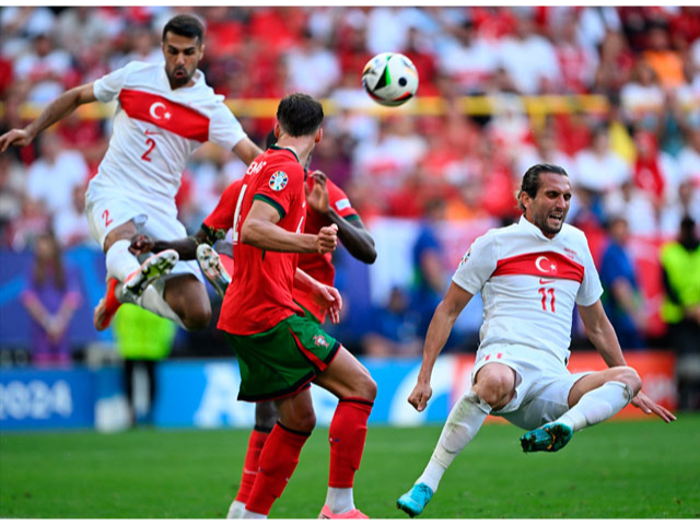 A Milli Futbol Takımı'nın tur şansı son maça kaldı