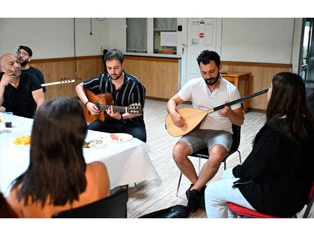 Kuşakları hem birbirine hem ana yurda "melodi"lerle bağlayan dernek