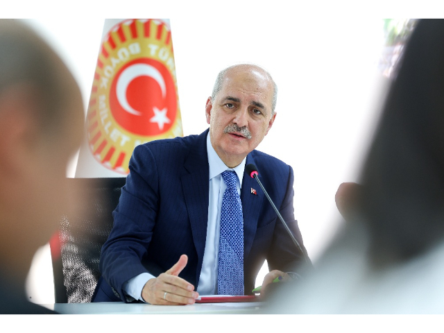 TBMM BAŞKANI KURTULMUŞ, BRÜKSEL’DE TÜRK GAZETECİLERLE BİR ARAYA GELDİ