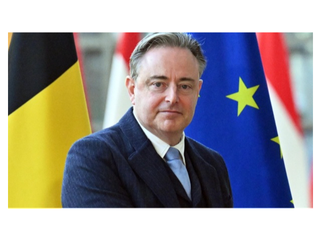 Başbakan De Wever'e baskılar artıyor