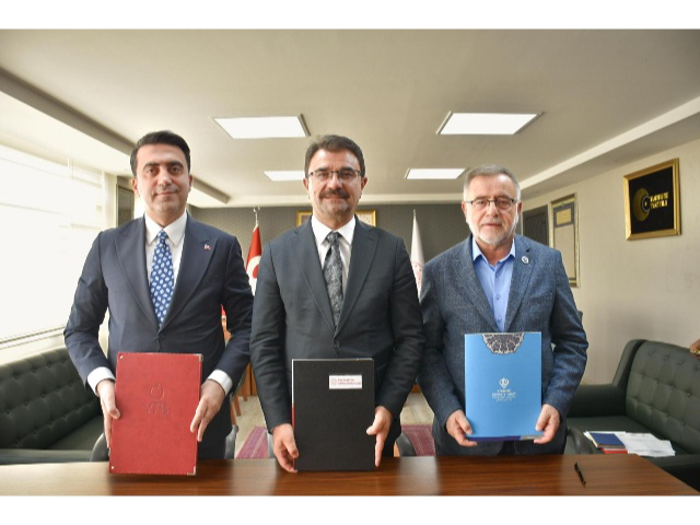MEB, YTB ve TDV Arasında “Uluslararası Anadolu İmam Hatip Liseleri İş Birliği Protokolü” İmzalandı