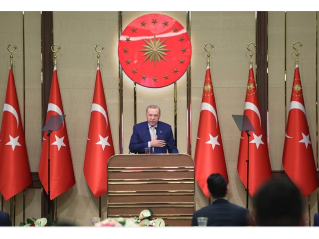 Cumhurbaşkanı Recep Tayyip Erdoğan, " Avrupa Türk toplumunu kimseye ezdirmeyiz"