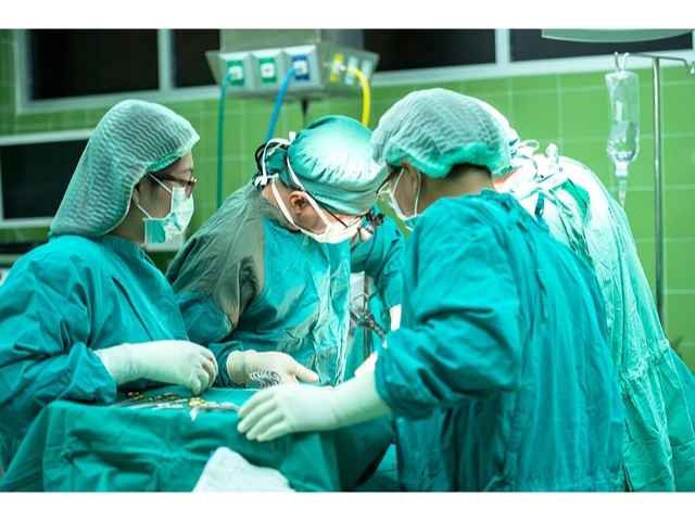 Belçika’da ameliyatta ses kontrollü yapay zeka asistanı kullanıldı