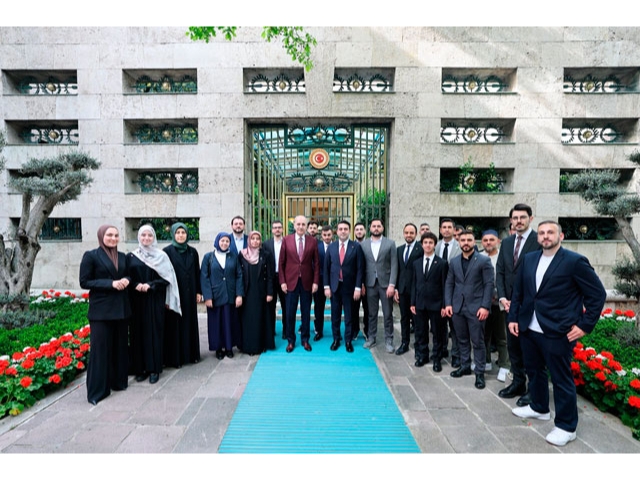 Diaspora Gençlerinden TBMM’ye Ziyaret