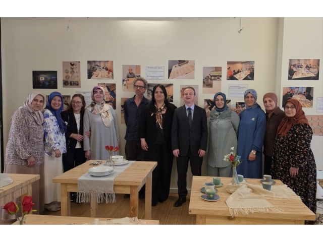 Türk kadınları Belçika'da Türk sofra kültürünün zenginliğini el emekleriyle tanıttı