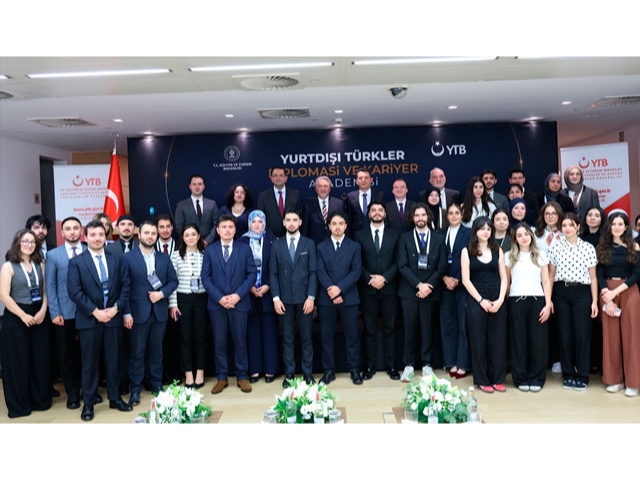 Brüksel'de YTB'nin "Diaspora Diplomasi ve Kariyer Akademisi" programı başladı