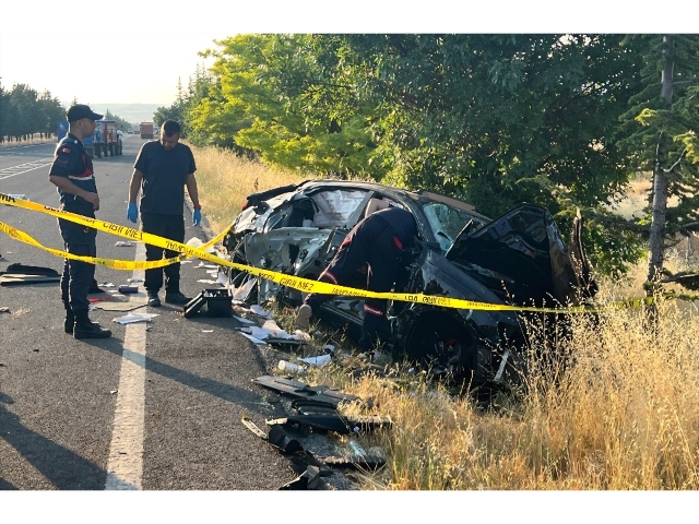Nevşehir'de devrilen otomobildeki gurbetçi aileden 3 kişi öldü, 1 kişi yaralandı