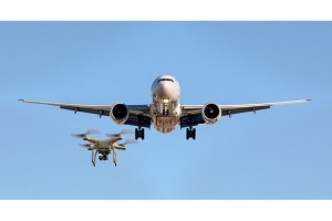 Danimarka'daki havalimanlarında yeniden dronlar görüldü
