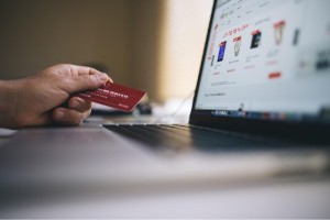 AB'den düşük değerli e-ticaret gönderilerine 3 avro gümrük vergisi