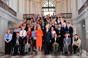 Belçika Kralı Philippe ve Kraliçe Mathilde, başarılı sporcuları Laeken Şatosu’nda kabul etti